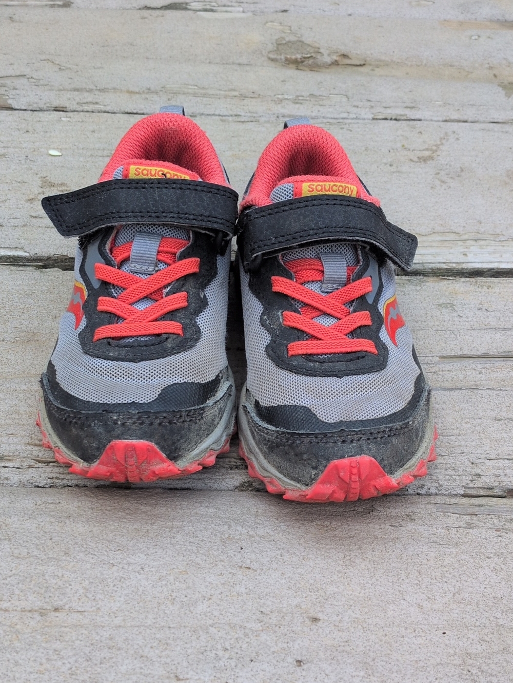 Saucony Peregrine Trail Shoes - Gray and Red